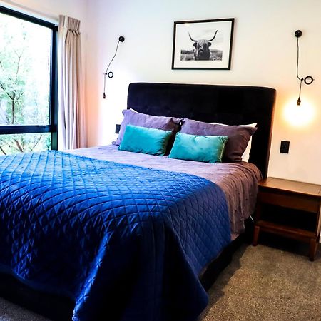 Black Barn Modern: Luxe Martinborough Escape Zewnętrze zdjęcie
