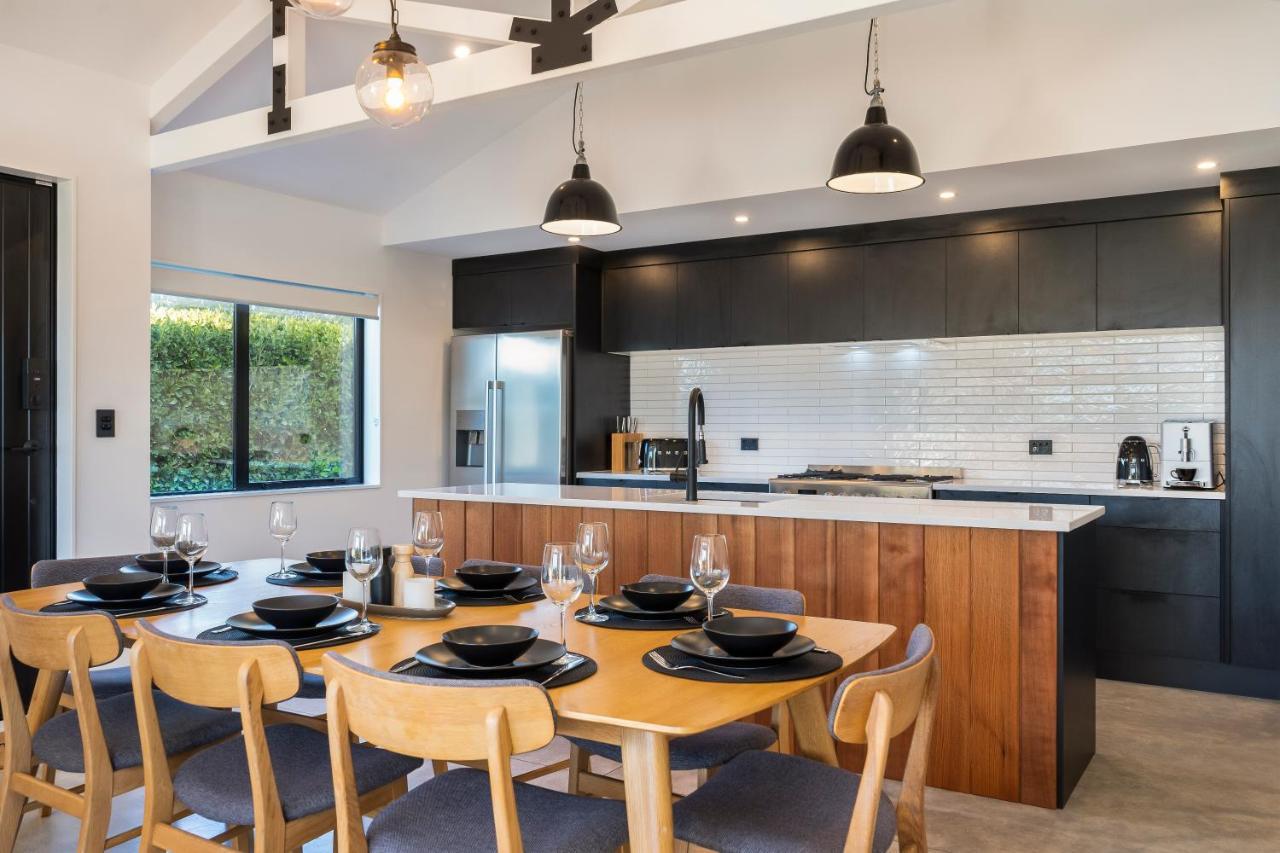 Black Barn Modern: Luxe Martinborough Escape Zewnętrze zdjęcie