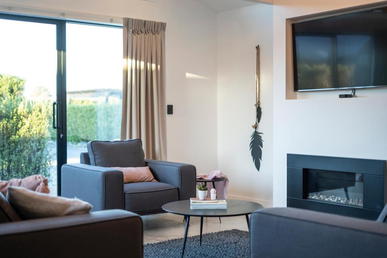 Black Barn Modern: Luxe Martinborough Escape Zewnętrze zdjęcie
