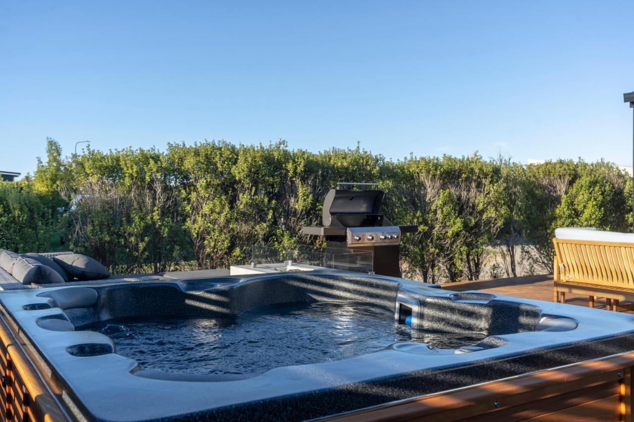 Black Barn Modern: Luxe Martinborough Escape Zewnętrze zdjęcie