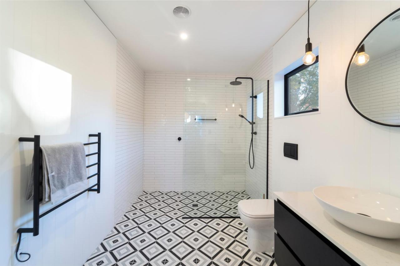 Black Barn Modern: Luxe Martinborough Escape Zewnętrze zdjęcie