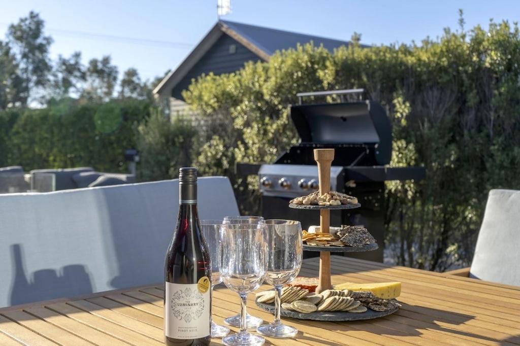 Black Barn Modern: Luxe Martinborough Escape Zewnętrze zdjęcie