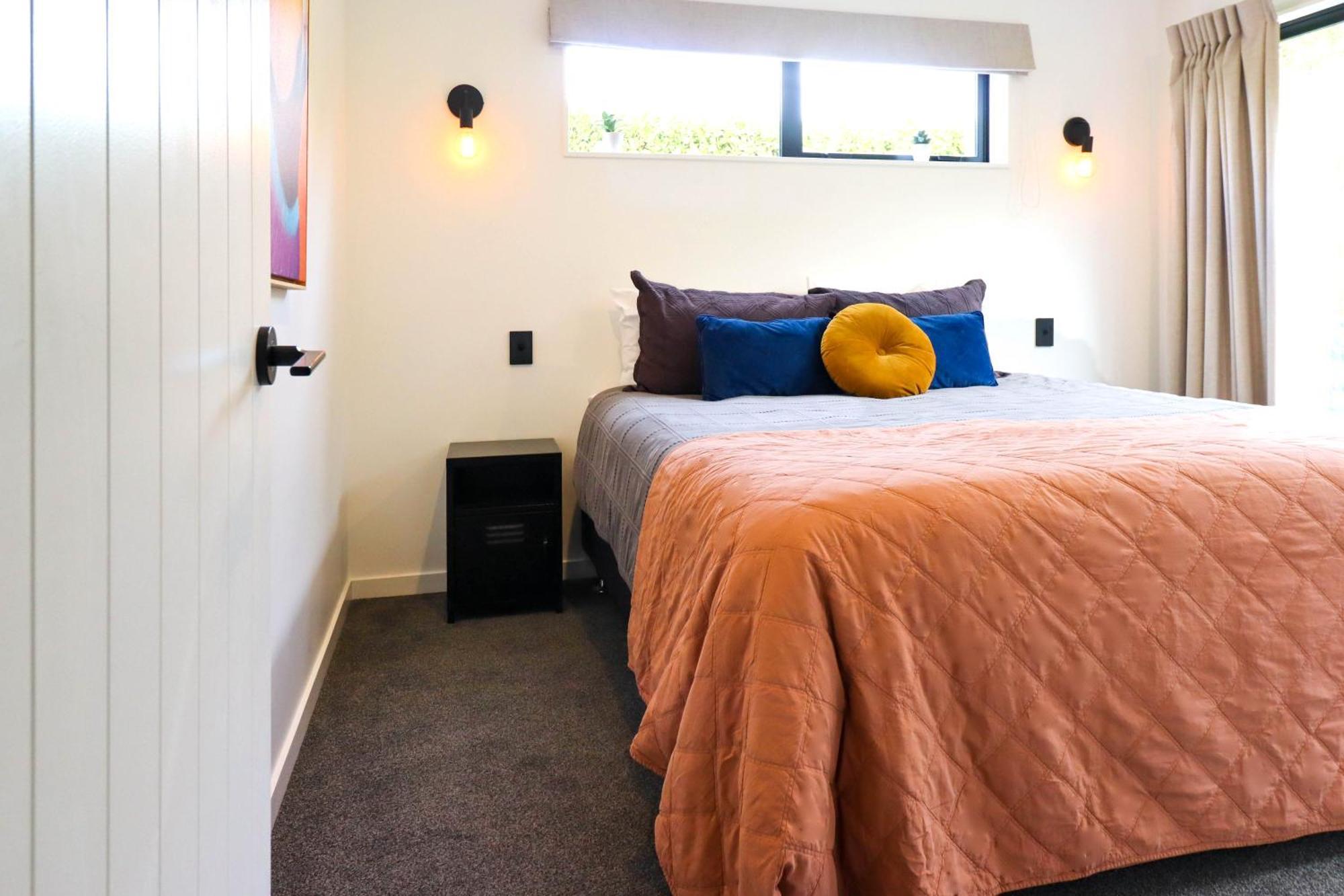 Black Barn Modern: Luxe Martinborough Escape Zewnętrze zdjęcie